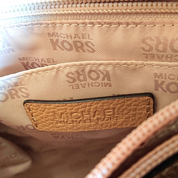 Michael Kors Purse - Picture 4 of 9